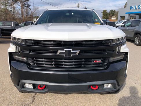 Used 2020 Chevrolet Silverado 1500 LT Trail Boss w/ Convenience Package image 2