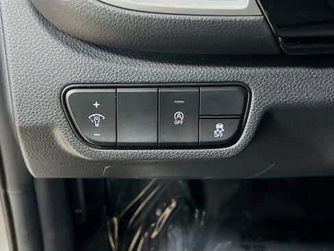 Certified 2025 Kia Seltos S FWD image 10