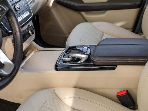 Used 2017 Mercedes-Benz GLE 350 w/ Premium 1 Package image 24