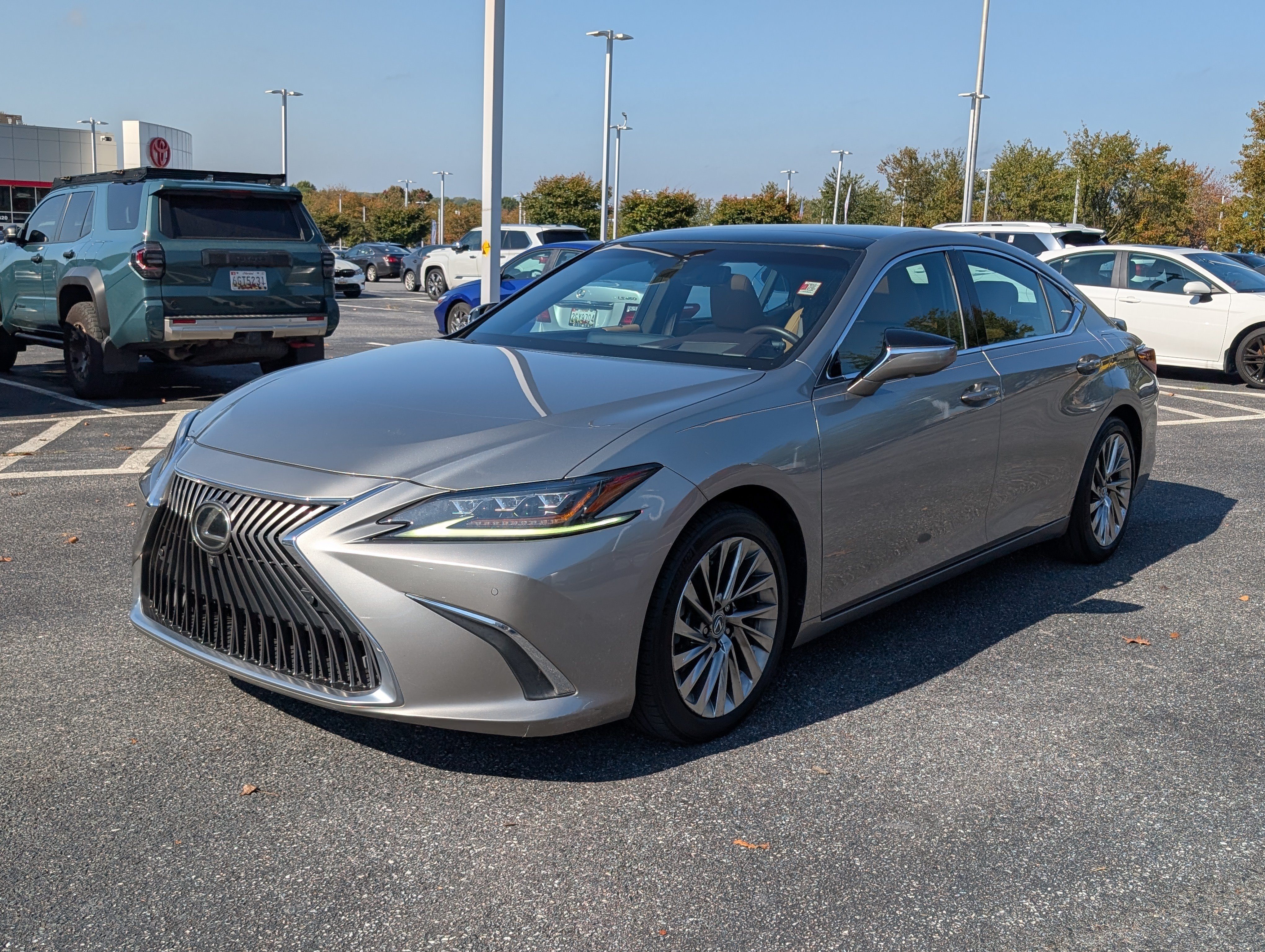 Used 2020 Lexus ES 350 Ultra Luxury w/ Accessory Package 2 FWD image 7
