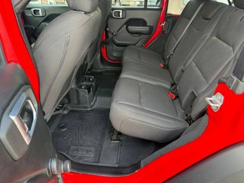 Used 2022 Jeep Wrangler Unlimited Sport AWD/4WD image 16