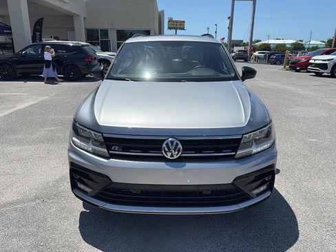 Used 2021 Volkswagen Tiguan SE R-Line image 8