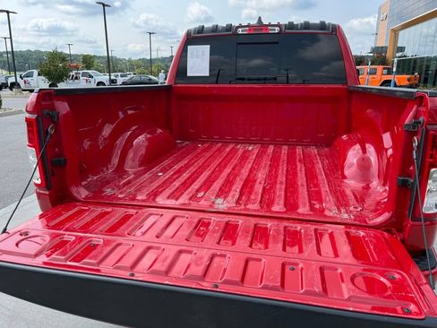Used 2022 RAM 1500 Big Horn AWD/4WD image 19