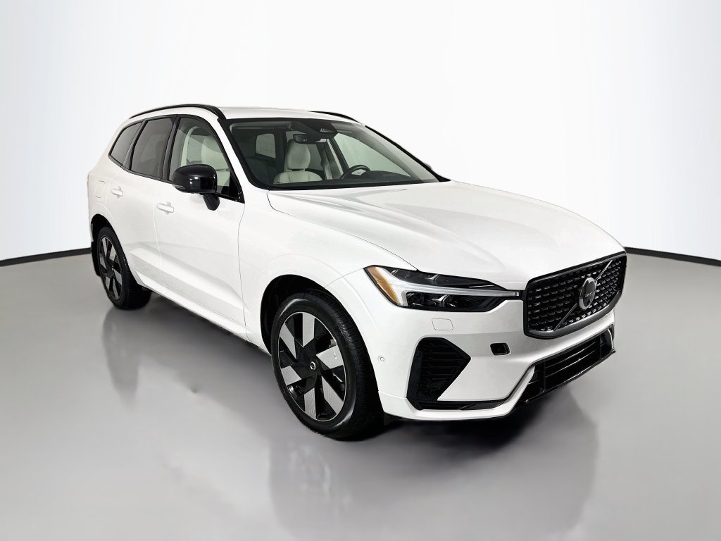 Used 2024 Volvo XC60 T8 Plus w/ Climate Package AWD/4WD image 7