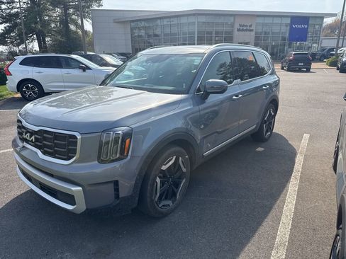 Used 2025 Kia Telluride S image 3