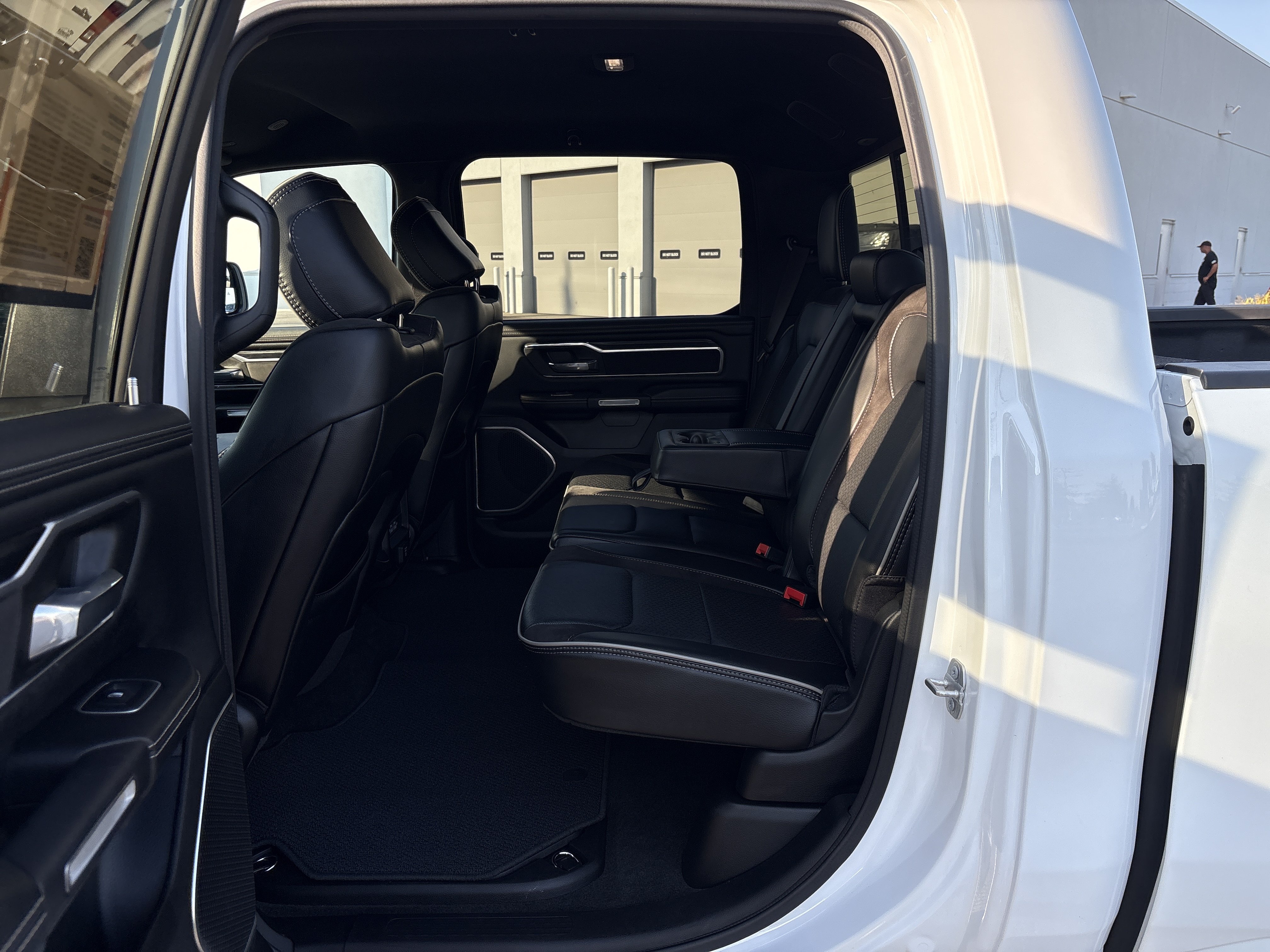 Used 2023 RAM 1500 Laramie AWD/4WD image 33