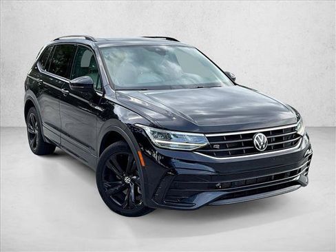 Used 2023 Volkswagen Tiguan SE R-Line FWD image 11
