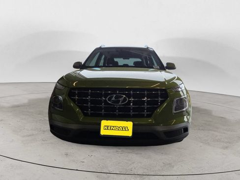 Used 2021 Hyundai Venue SEL w/ Cargo Package FWD image 2