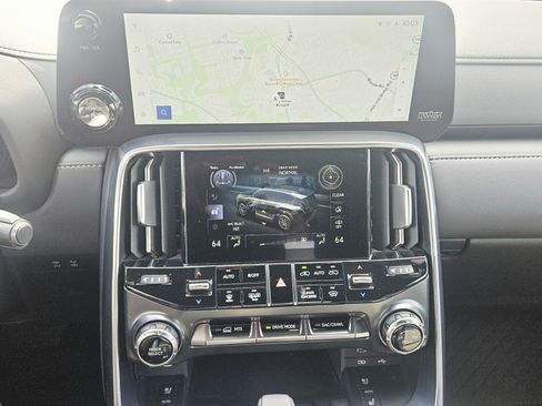 Used 2025 Lexus LX 700h Overtrail AWD/4WD image 17
