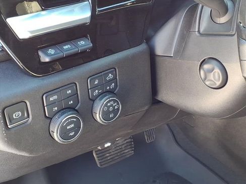 Used 2023 Chevrolet Silverado 1500 High Country w/ Technology Package image 12