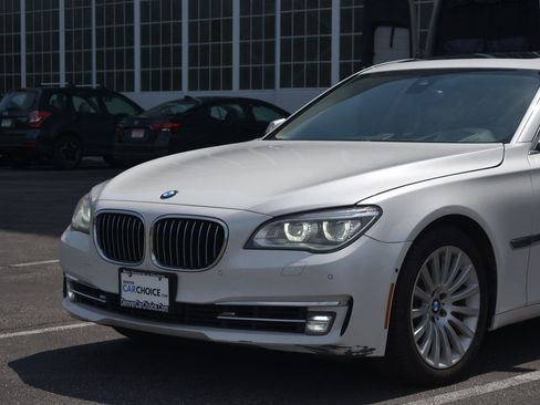 Used 2013 BMW 740Li w/ Executive Pkg image 36