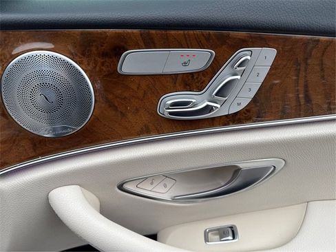 Used 2017 Mercedes-Benz E 300 4MATIC image 24