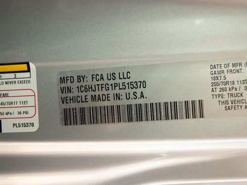 Used 2023 Jeep Gladiator Overland image 26