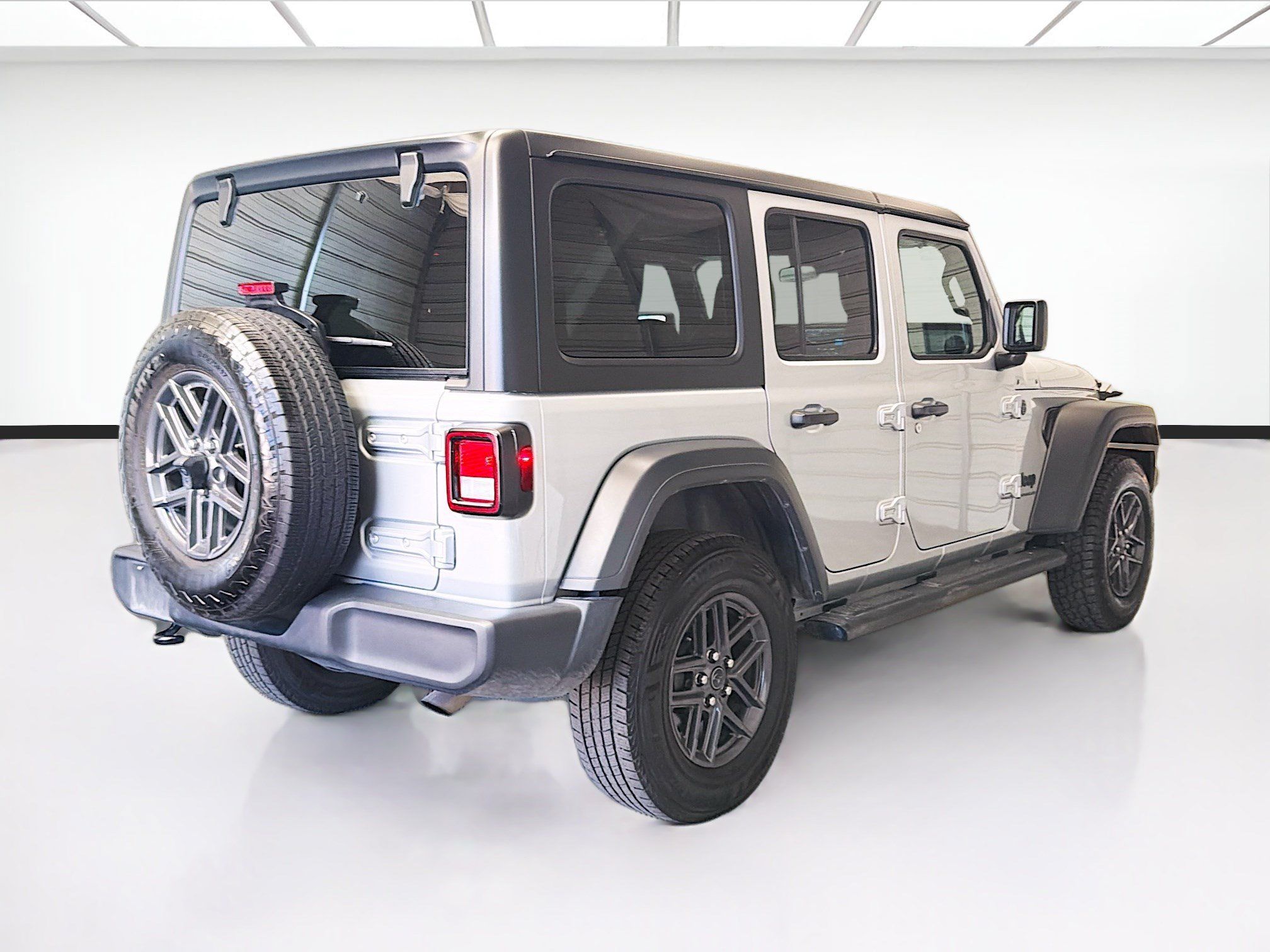 Used 2024 Jeep Wrangler Unlimited Sport AWD/4WD image 4