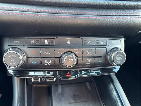 Used 2022 Dodge Durango R/T w/ Blacktop Package image 31