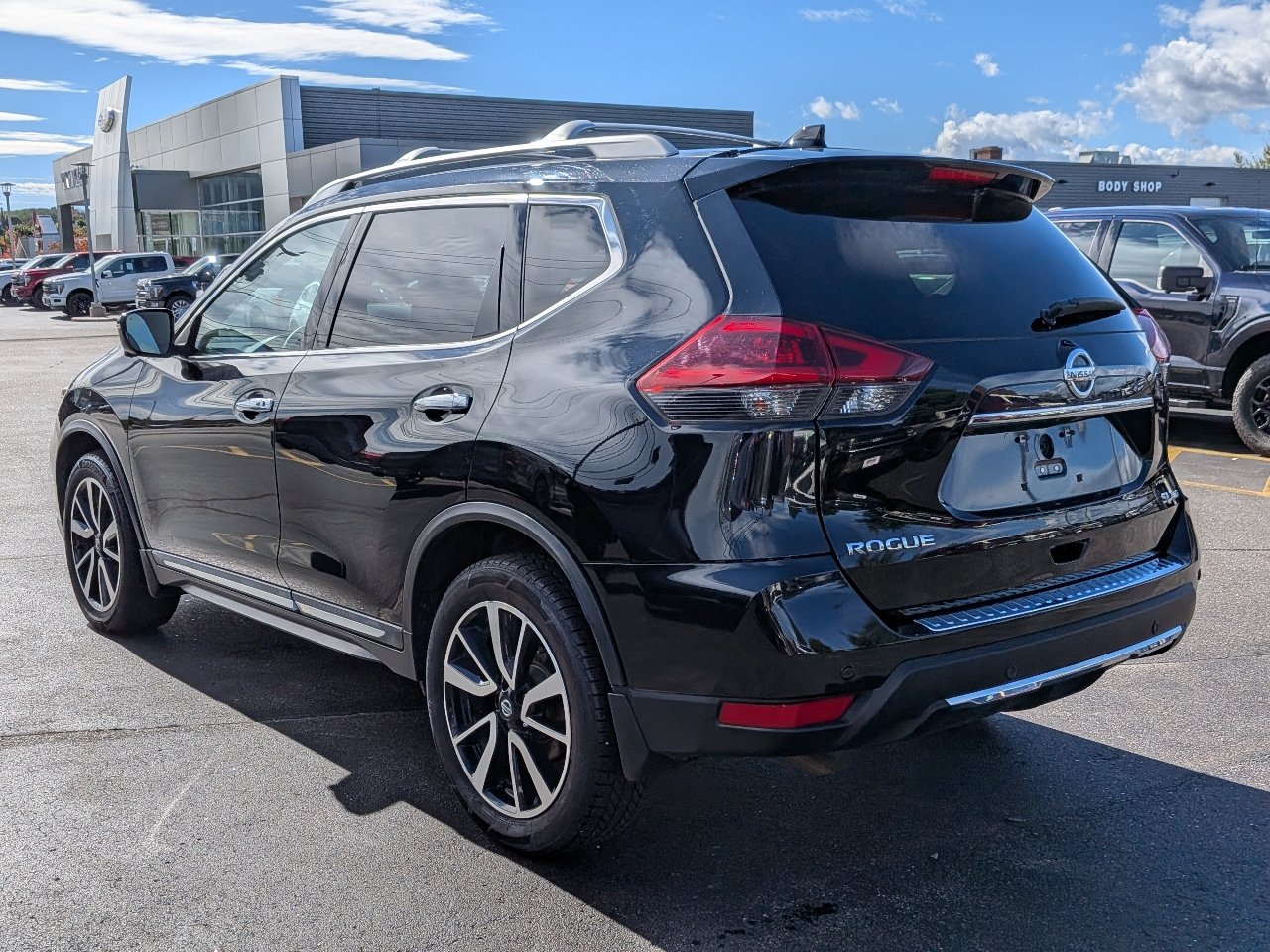 Used 2019 Nissan Rogue SL w/ Premium Package AWD/4WD image 6