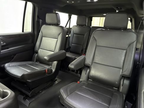 Used 2021 Chevrolet Suburban Z71 image 13