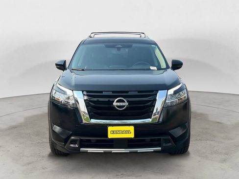 Used 2023 Nissan Pathfinder SL AWD/4WD image 2