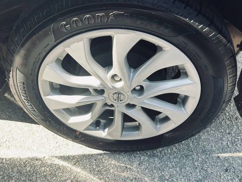 Used 2019 Nissan Sentra SV FWD image 22