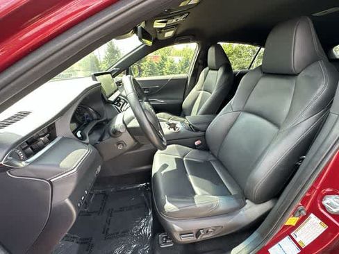 Used 2022 Toyota Venza XLE AWD/4WD image 17