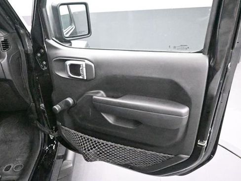 Used 2023 Jeep Gladiator Sport AWD/4WD image 29