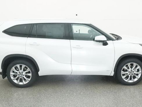 New 2026 Toyota Highlander Limited image 73