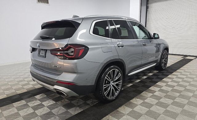 Used 2024 BMW X3 xDrive30i AWD/4WD image 3