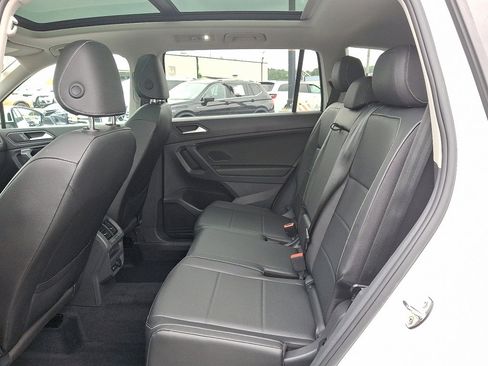 Used 2021 Volkswagen Tiguan SEL image 19
