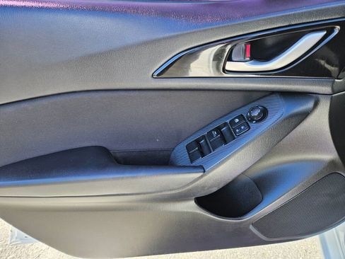 Used 2016 MAZDA MAZDA3 i Touring FWD image 17