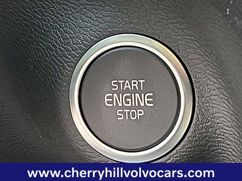 New 2026 Volvo XC40 B5 Ultra w/ Climate Package image 17