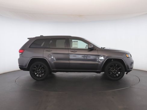Used 2020 Jeep Grand Cherokee Altitude AWD/4WD image 22