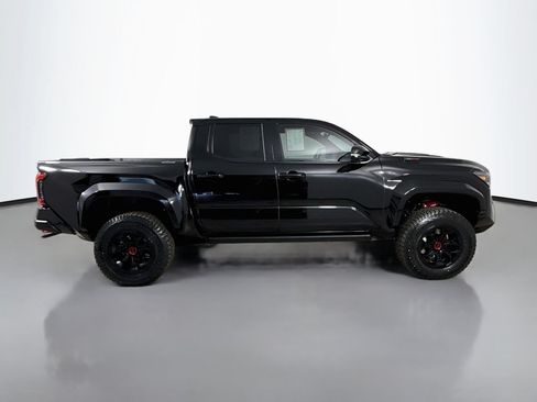Certified 2025 Toyota Tacoma TRD Pro AWD/4WD image 9