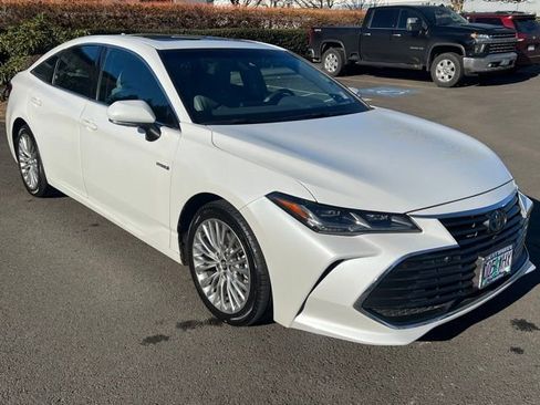 Used 2020 Toyota Avalon Limited image 1