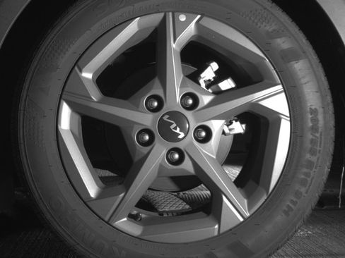 Used 2025 Kia K4 LXS image 14