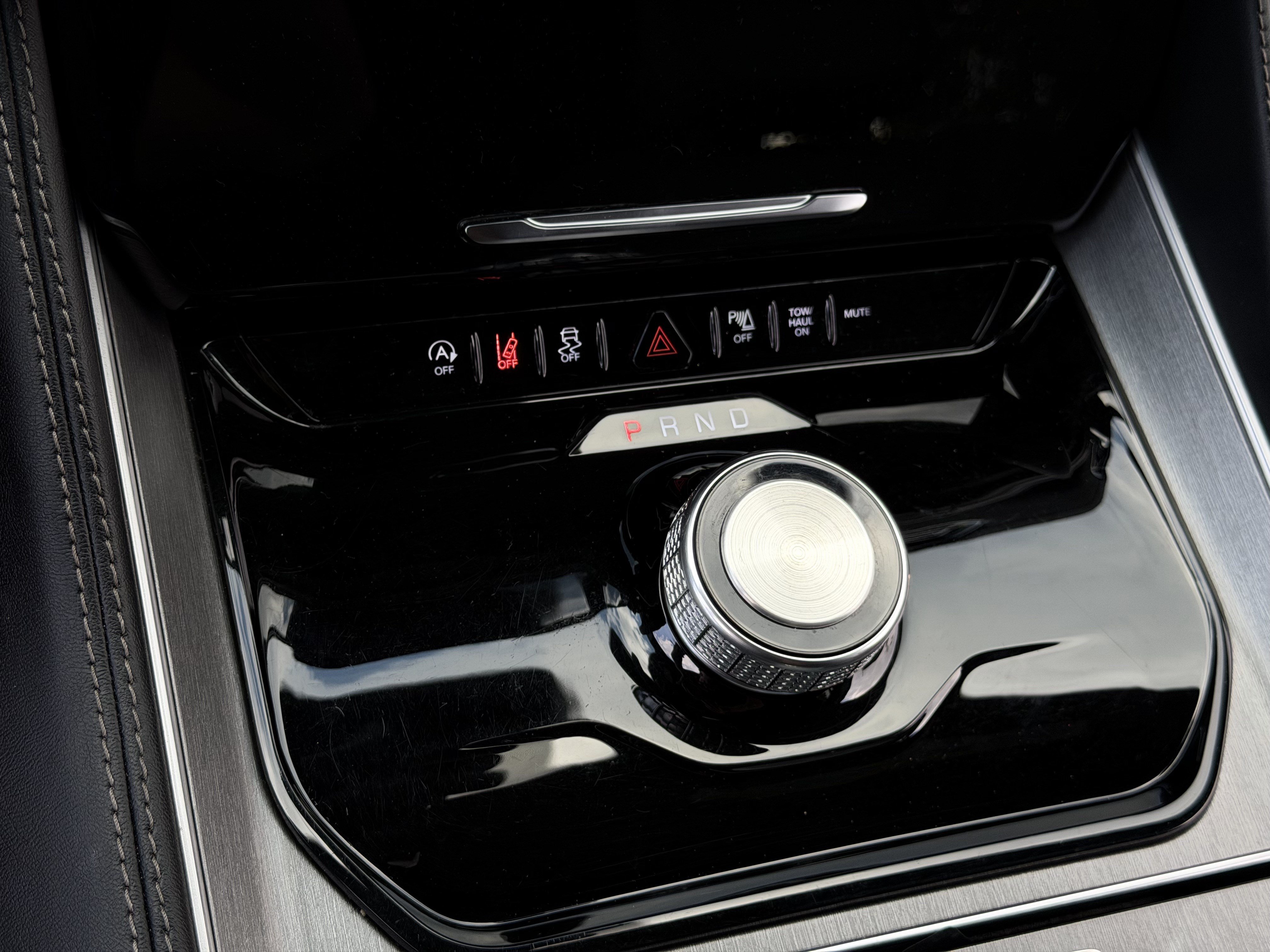 Used 2025 Jeep Wagoneer Series II RWD image 27
