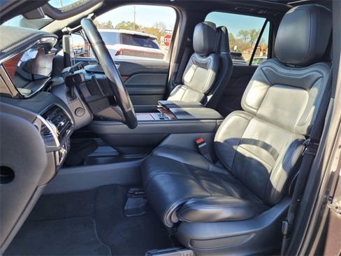 Used 2024 Lincoln Navigator Reserve image 8