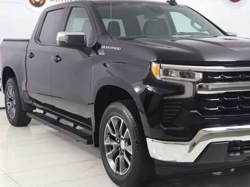 Used 2024 Chevrolet Silverado 1500 LT AWD/4WD image 37