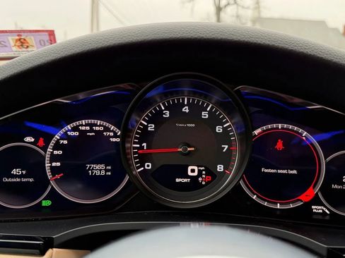 Used 2019 Porsche Cayenne S w/ Premium Plus Package image 34