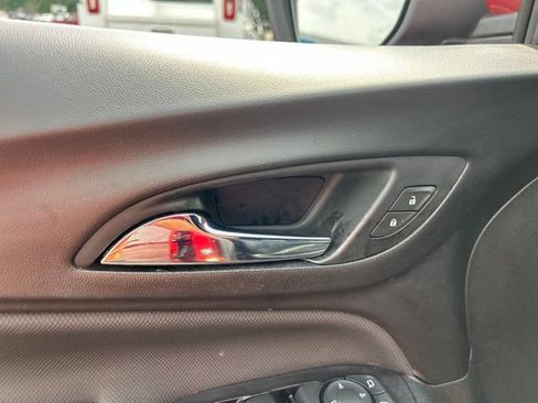 Used 2022 Chevrolet Equinox RS w/ RS Leather Package FWD image 12