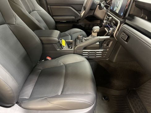 Used 2025 Toyota 4Runner Limited image 35