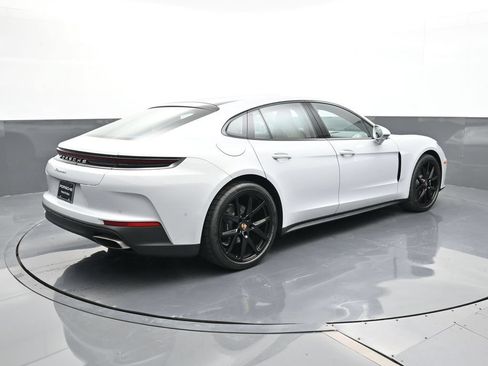 Certified 2025 Porsche Panamera image 25