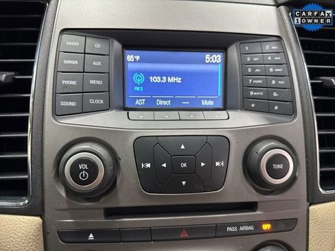 Used 2018 Ford Taurus SE image 16