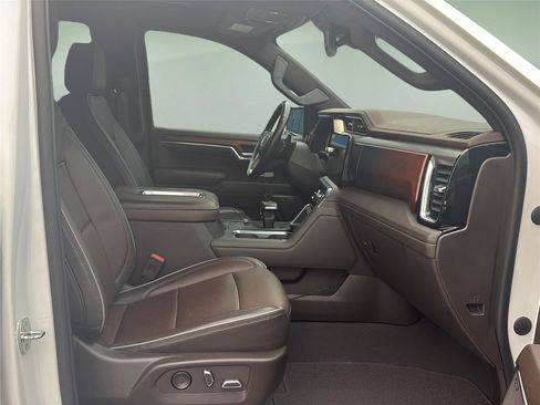 Used 2022 GMC Sierra 1500 Denali AWD/4WD image 16