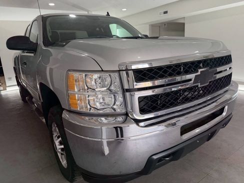 Used 2012 Chevrolet Silverado 2500 LT w/ Snow Plow Prep Package AWD/4WD image 10