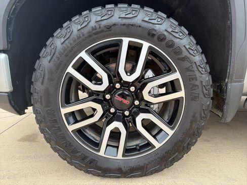 Used 2023 GMC Sierra 1500 AT4 w/ Technology Package image 10