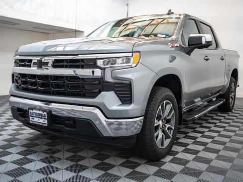 New 2026 Chevrolet Silverado 1500 LT w/ Z71 Off-Road Package AWD/4WD image 3