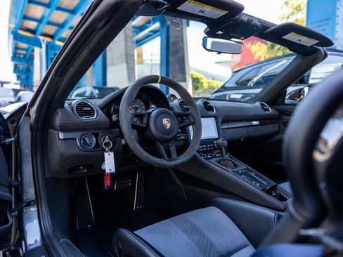 Certified 2025 Porsche 718 Boxster Spyder RS w/ Weissach Package RWD image 4