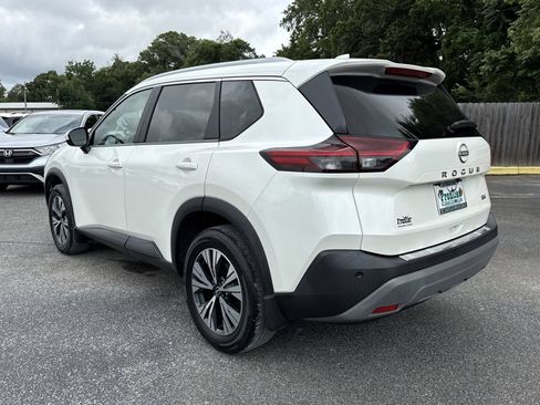 Used 2023 Nissan Rogue SV w/ SV Premium B Package FWD image 3
