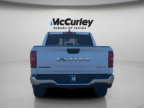Used 2025 RAM 1500 Big Horn AWD/4WD image 4