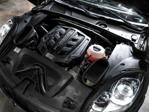 Used 2017 Porsche Macan S image 54